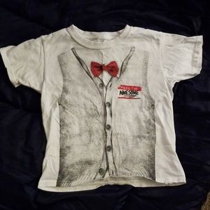 "Hello I'm Awesome" T-shirt Youth Size 8